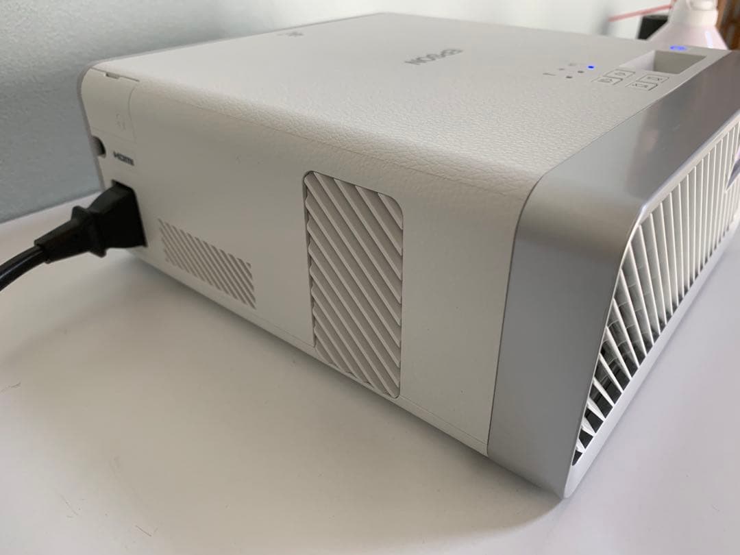 【ランプ使用時間 0H】EPSON ホーム プロジェクター EF-100W