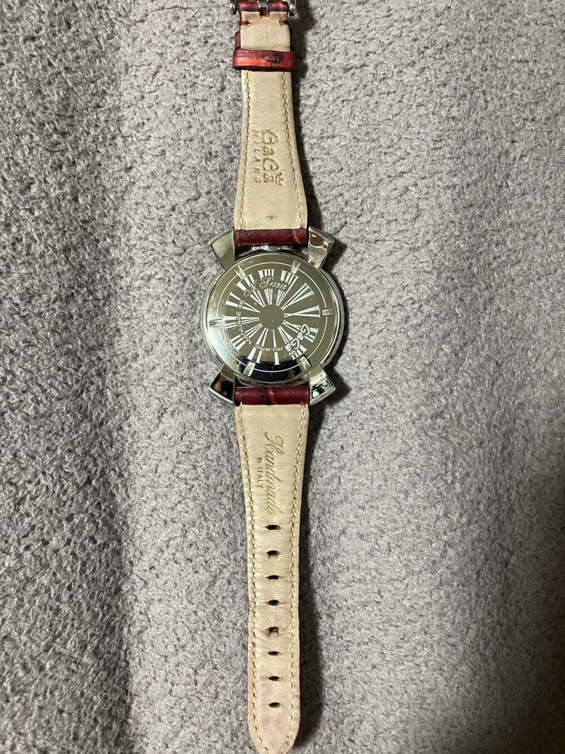 ガガミラノ　イタリア製 N.1538 赤い文字盤 時計