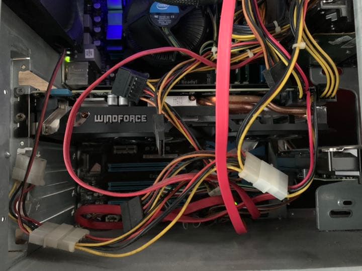 出品しているデスクトップPCの参考用の写真