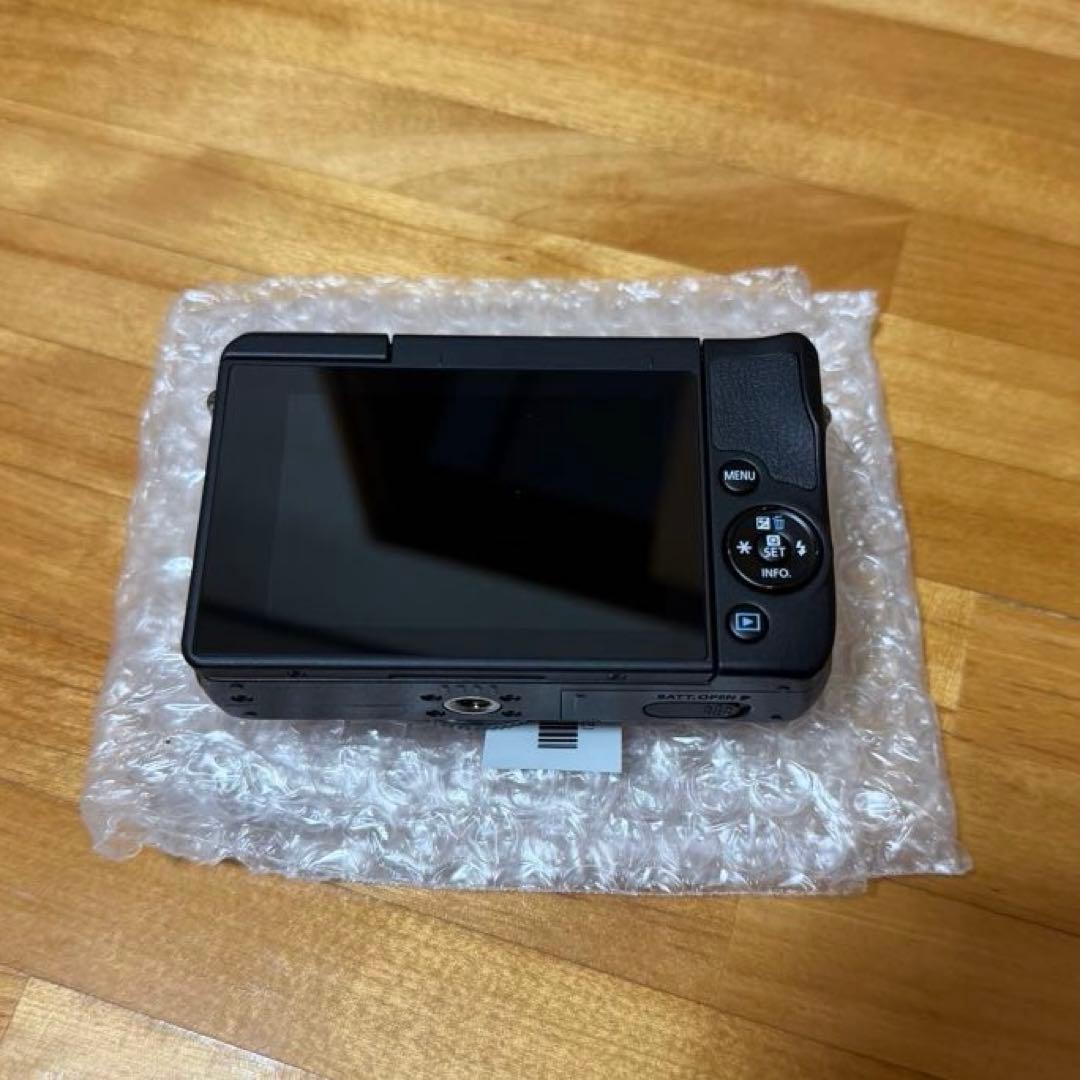 【新品未使用】Canon EOS M10 黒 ミラーレス一眼 レンズキット