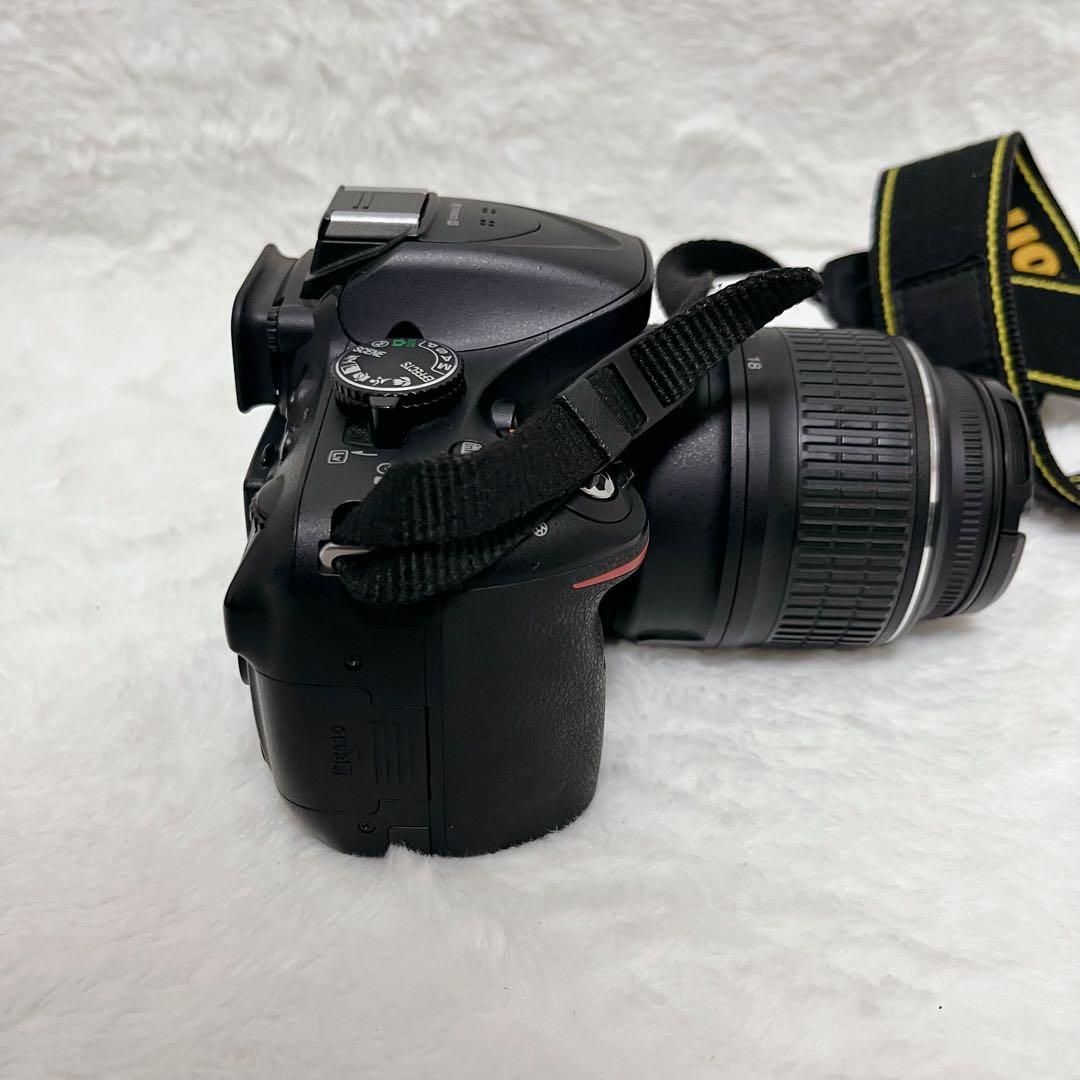 【極美品】Nikon D5200 ダブルズームキット デジタル一眼レフカメラ