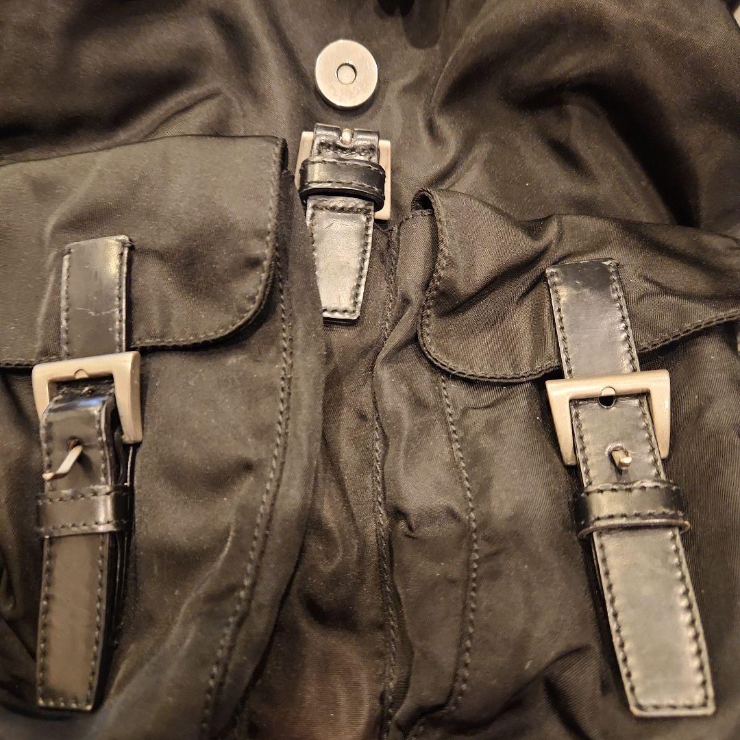 プラダ三角ロゴリュック