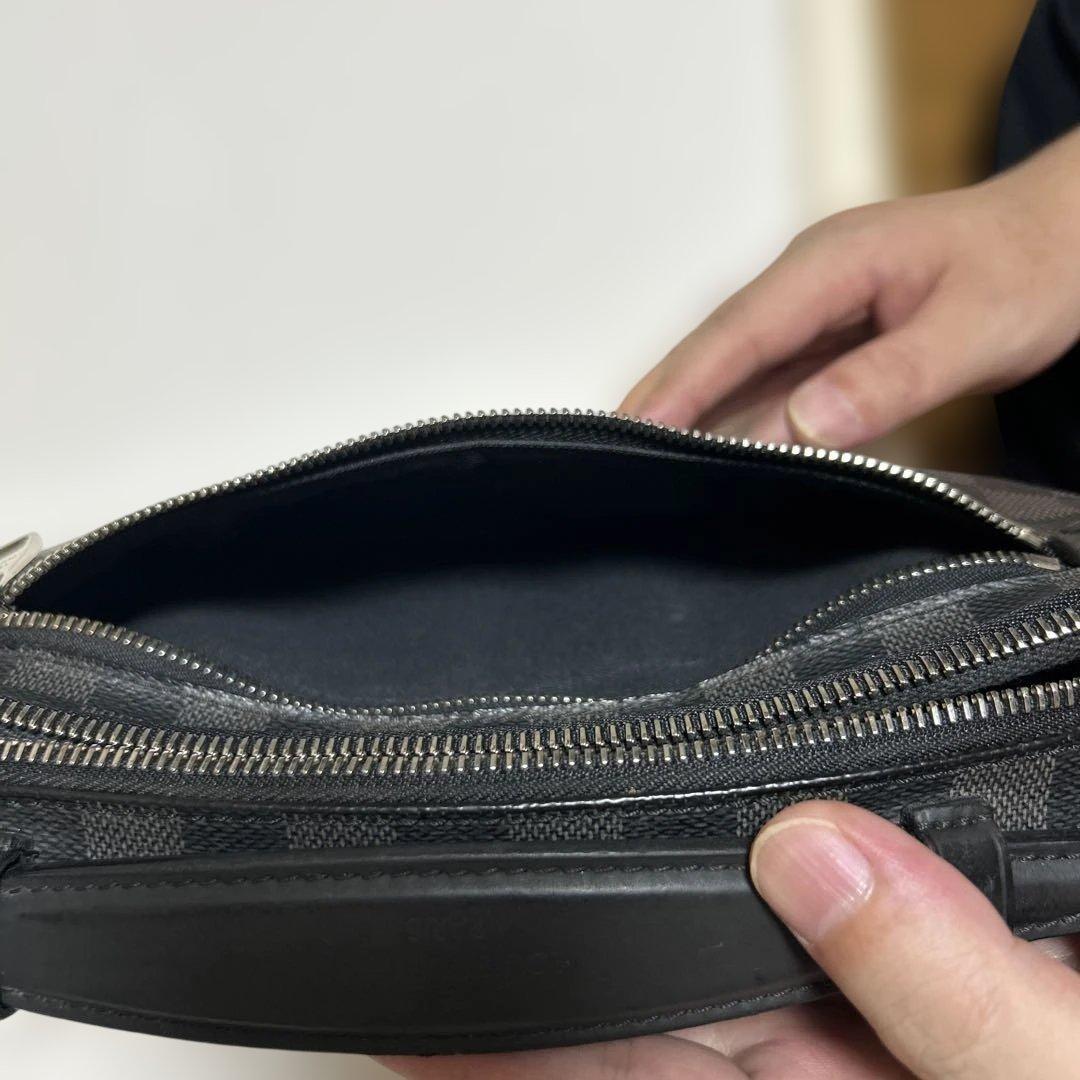 ルイ・ヴィトンボディバッグ ダミエ・グラフィット アンブレール