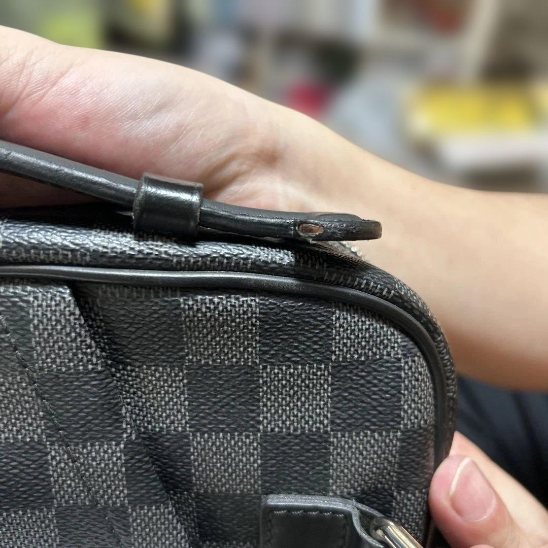 ルイ・ヴィトンボディバッグ ダミエ・グラフィット アンブレール