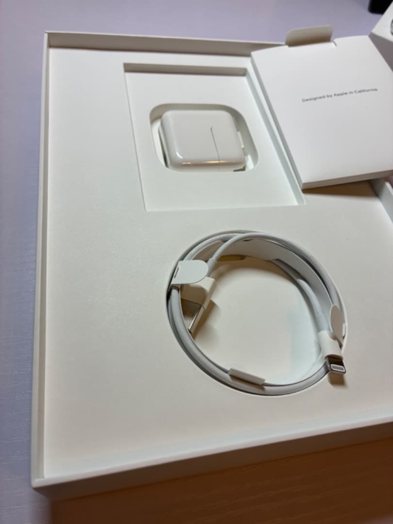 [良品] iPad 第6世代/Wi-Fiモデル/32GB