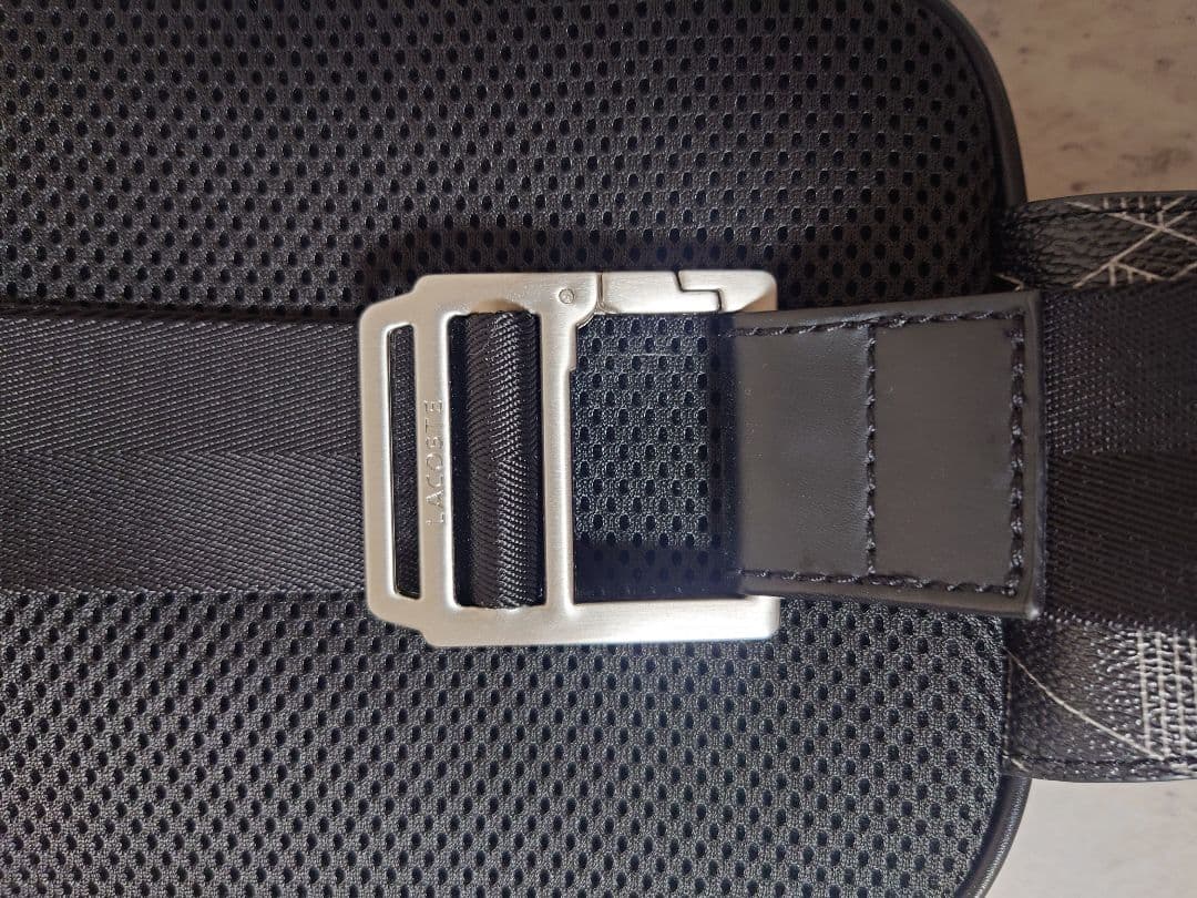 LACOSTE ラコステ ザ ブレンド モノグラム ボディバッグ