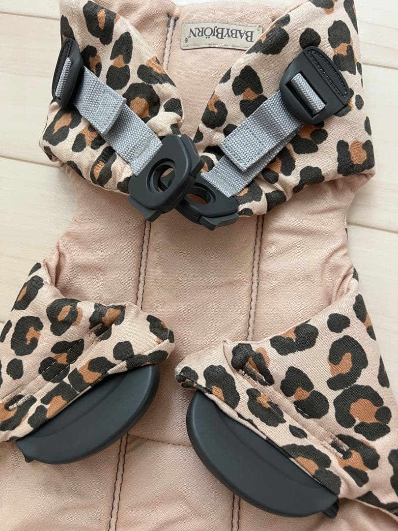 BABYBJÖRN mini ヒョウ柄 レオパード柄 抱っこ紐