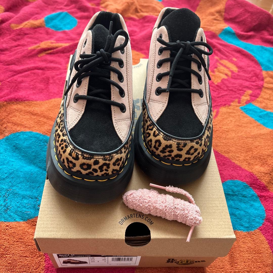 ドクターマーチン　BUZZ5 UK5 24CM