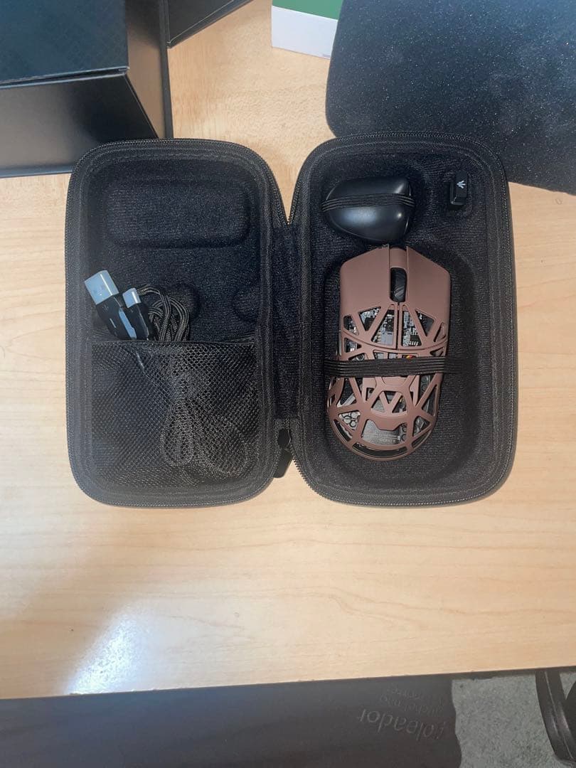 Beast x pro ブラウン