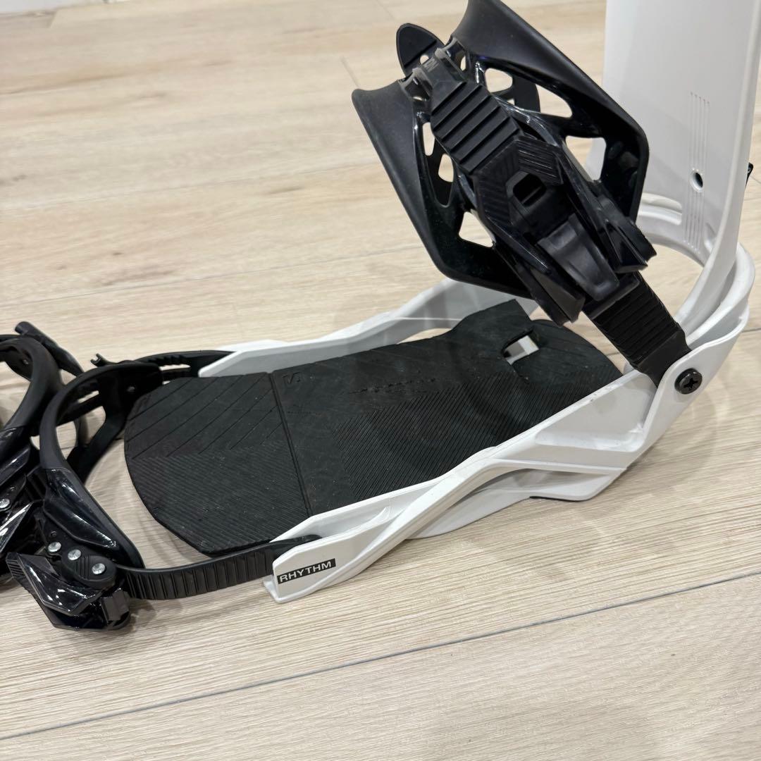 SALOMON RHYTHM ホワイト/ブラックスノーボードビンディング