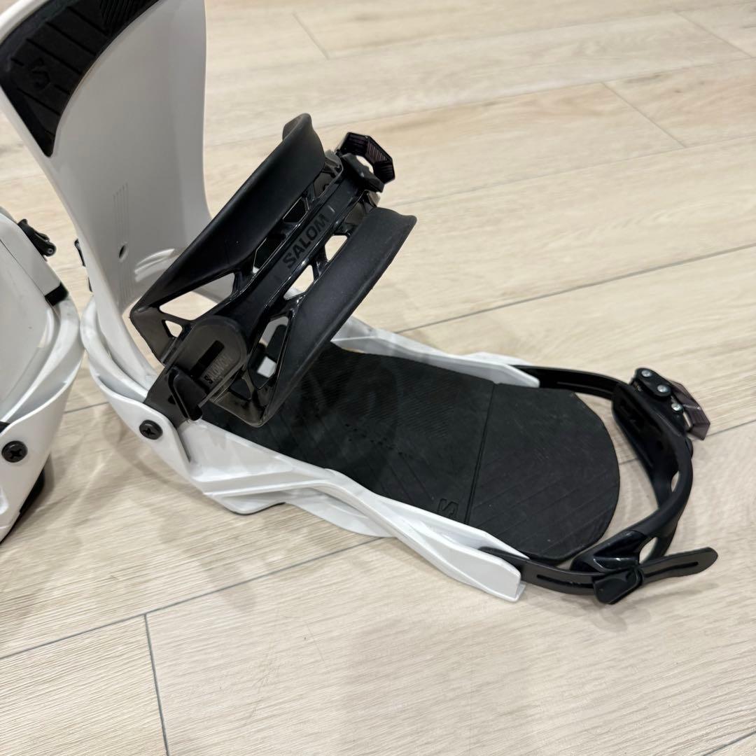 SALOMON RHYTHM ホワイト/ブラックスノーボードビンディング