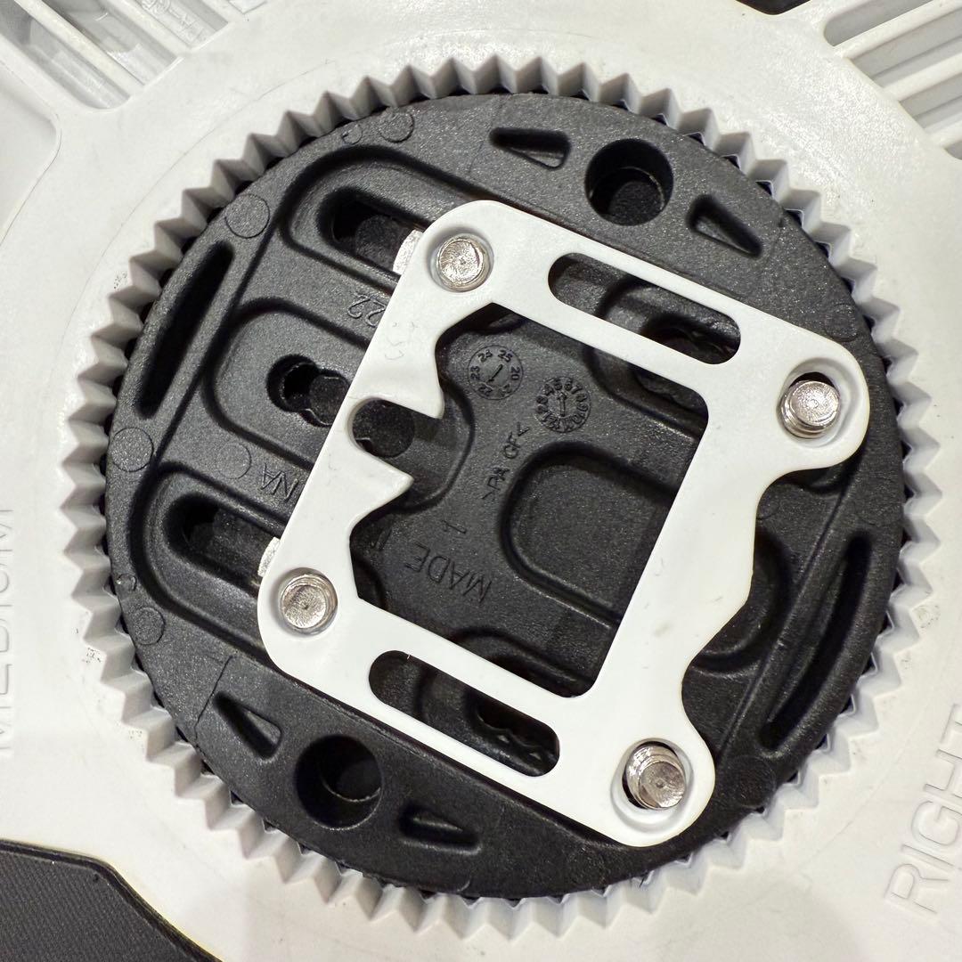 SALOMON RHYTHM ホワイト/ブラックスノーボードビンディング