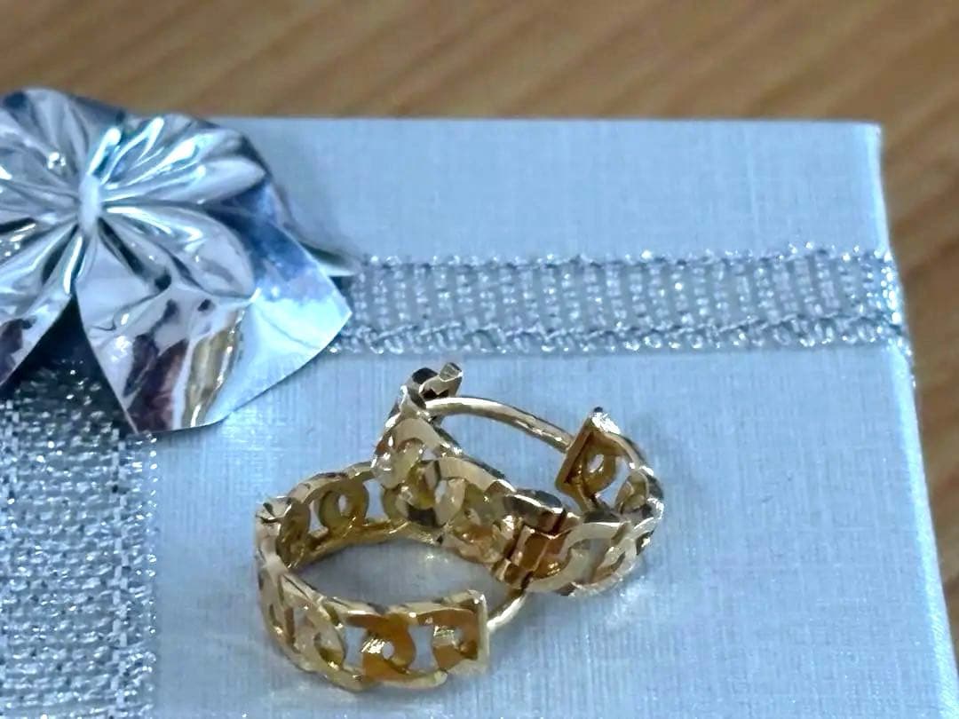 K18 フープピアス　中折れ2.1g carat カラット好きにも！