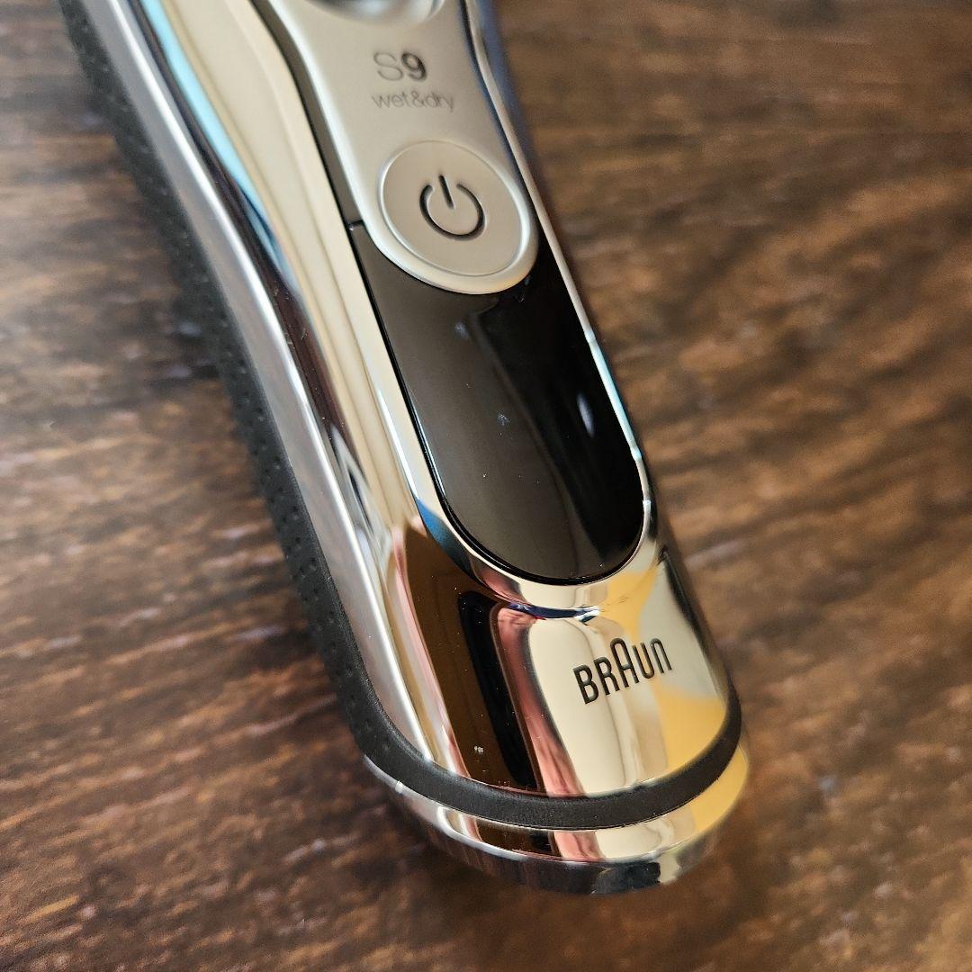 ブラウン S9