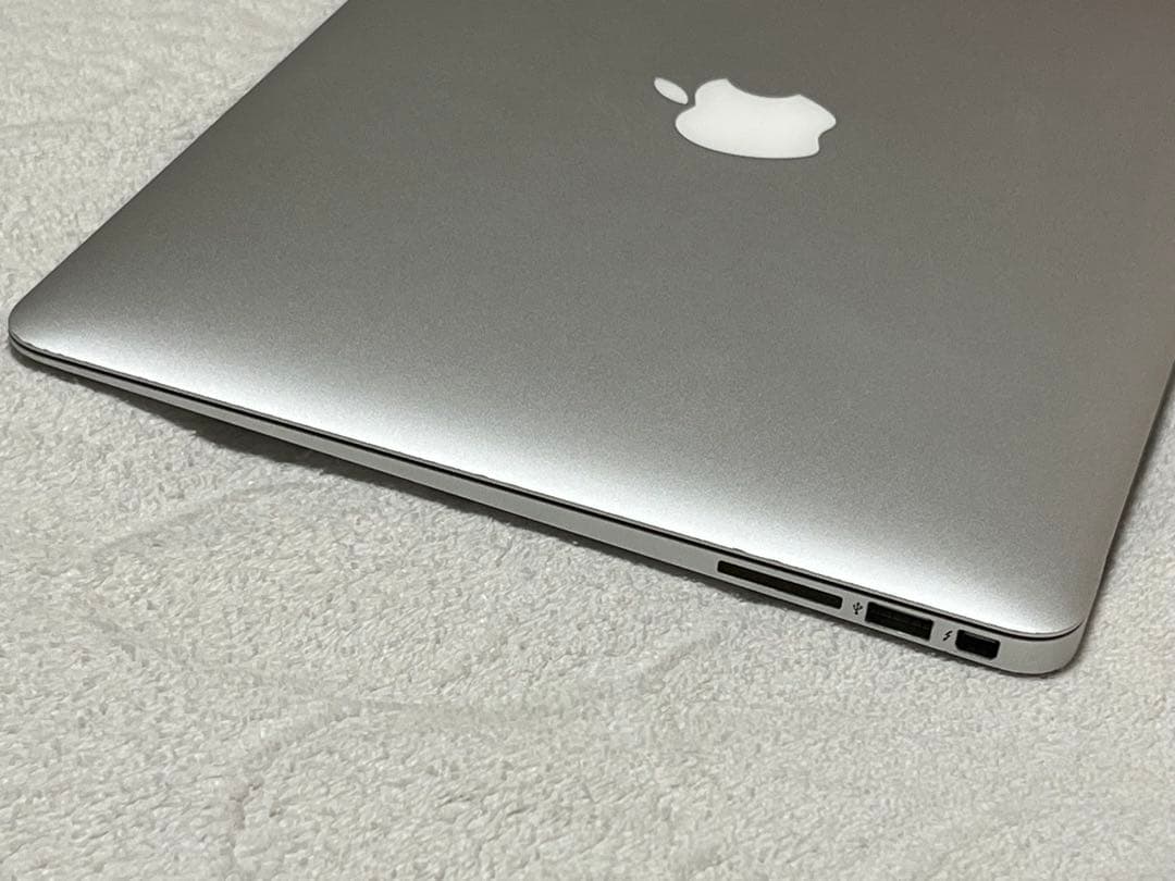 Apple MacBook Air 13インチ　2015 8GB 256GB