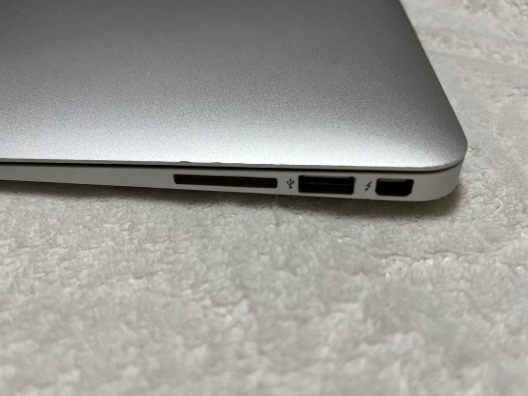 Apple MacBook Air 13インチ　2015 8GB 256GB