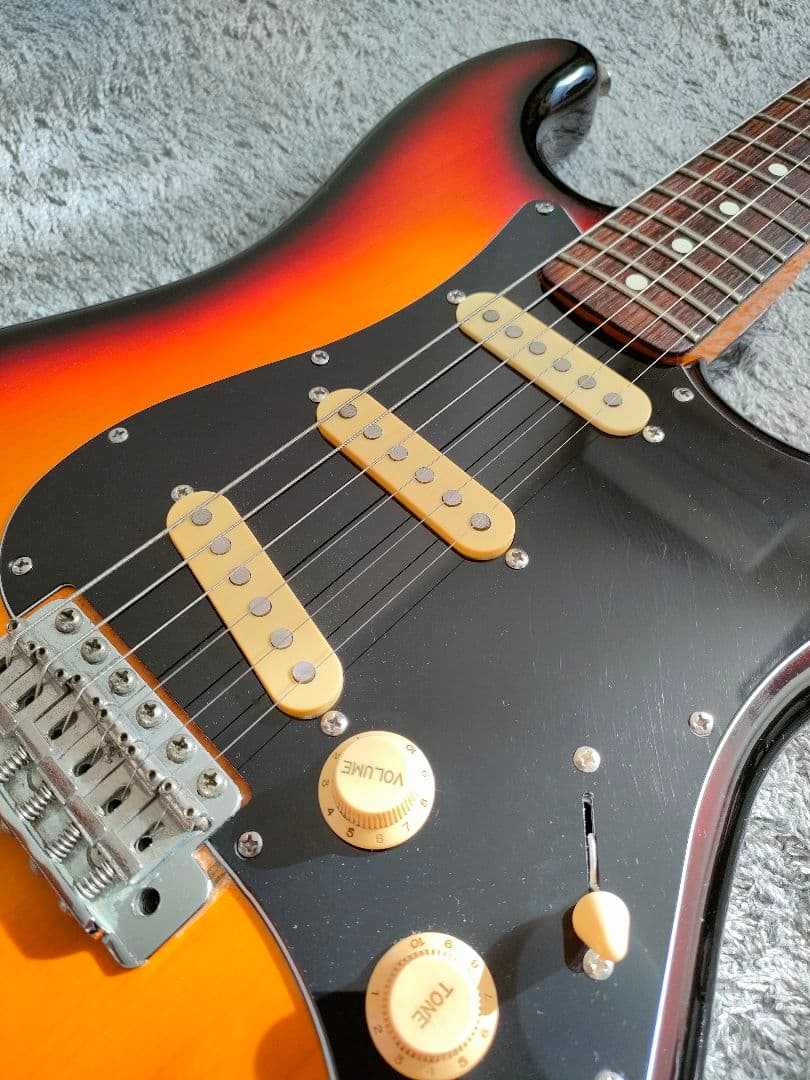 ギター YAMAHA ST500R Sunburst