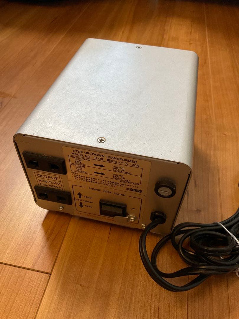 カシムラ　TI-20 変圧器 1500VA
