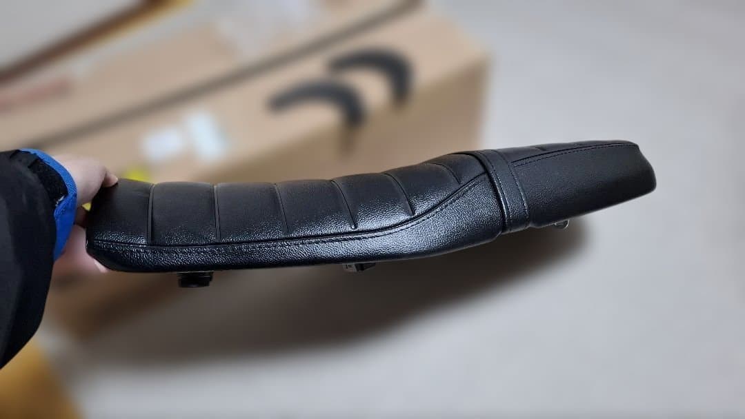 ヤマハ XSR125　ローダウンシート ローダウンキット