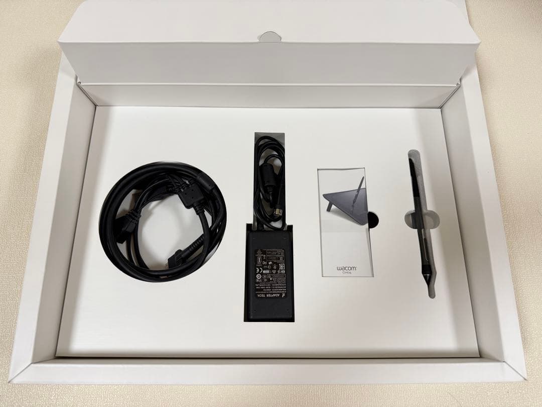 ワコム　液晶タブレットCintiq 16 DTK-1660/K1-DX