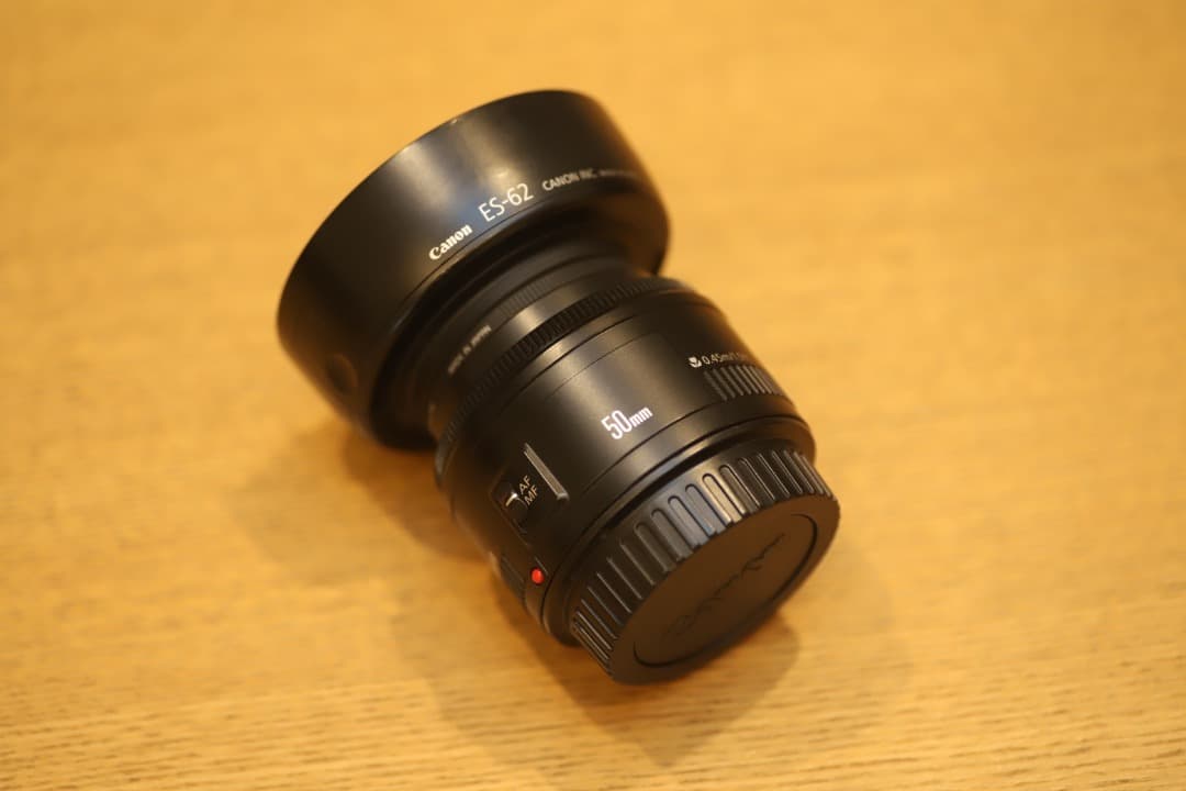 Canon EF50mm F1.8 II 純正フード付 単焦点レンズ