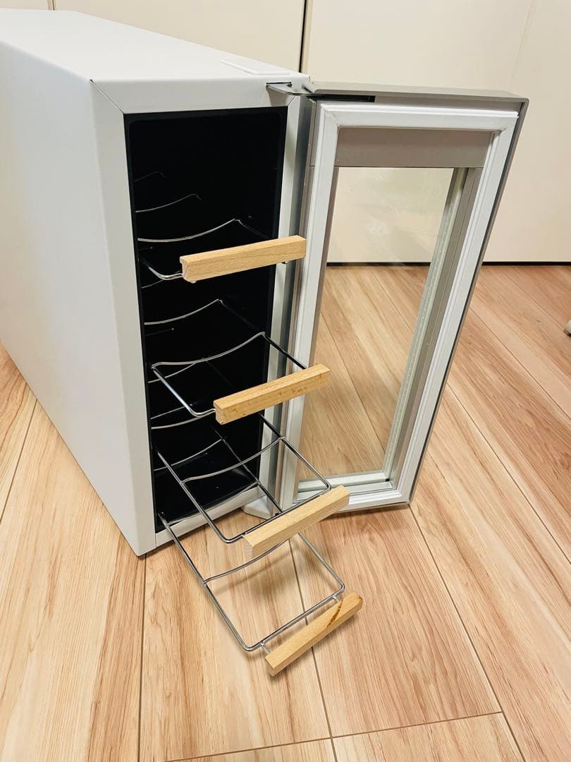 ワインセラー　CE-4W-W ホワイト　ペルチェ方式　4本収納用