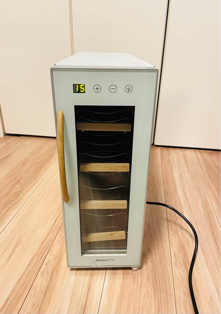 ワインセラー　CE-4W-W ホワイト　ペルチェ方式　4本収納用