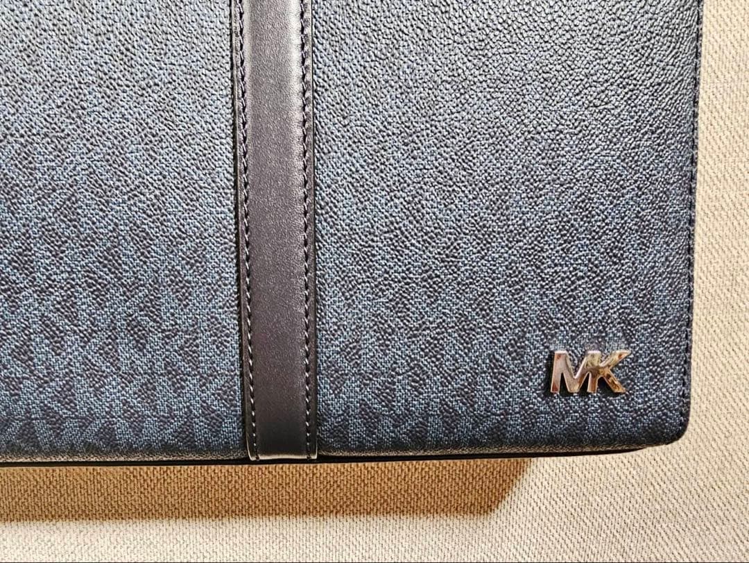 マイケルコースのビジネス用バッグ