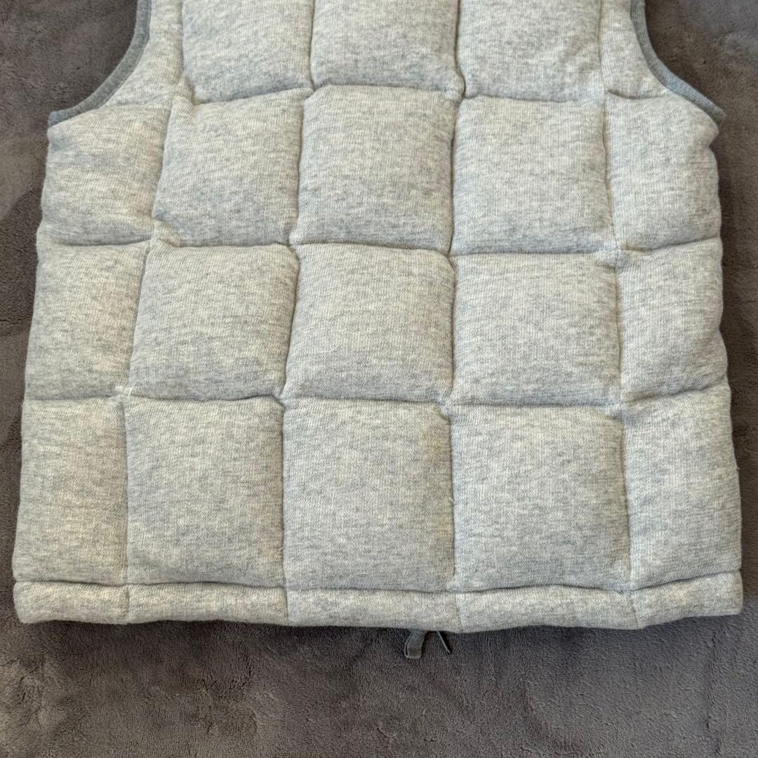 moncler マグリア ダウンベスト maglia 霜 グレー ロゴ ワッペン