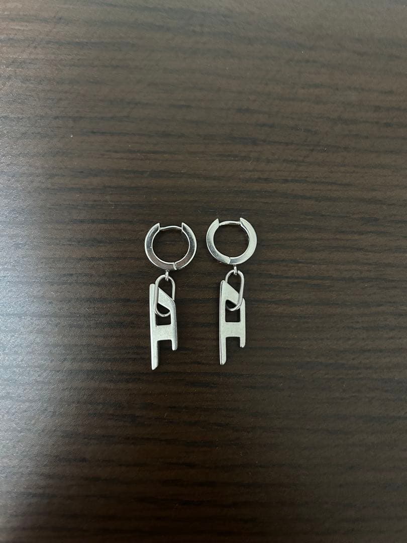 ディーゼル　ピアス