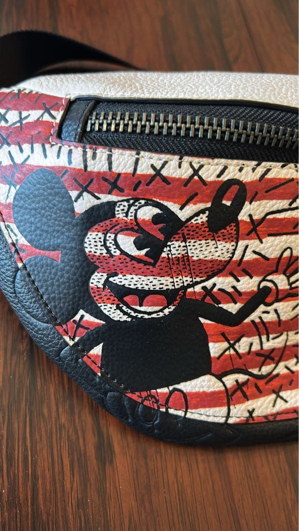 COACH ボディバッグ 赤白ストライプ