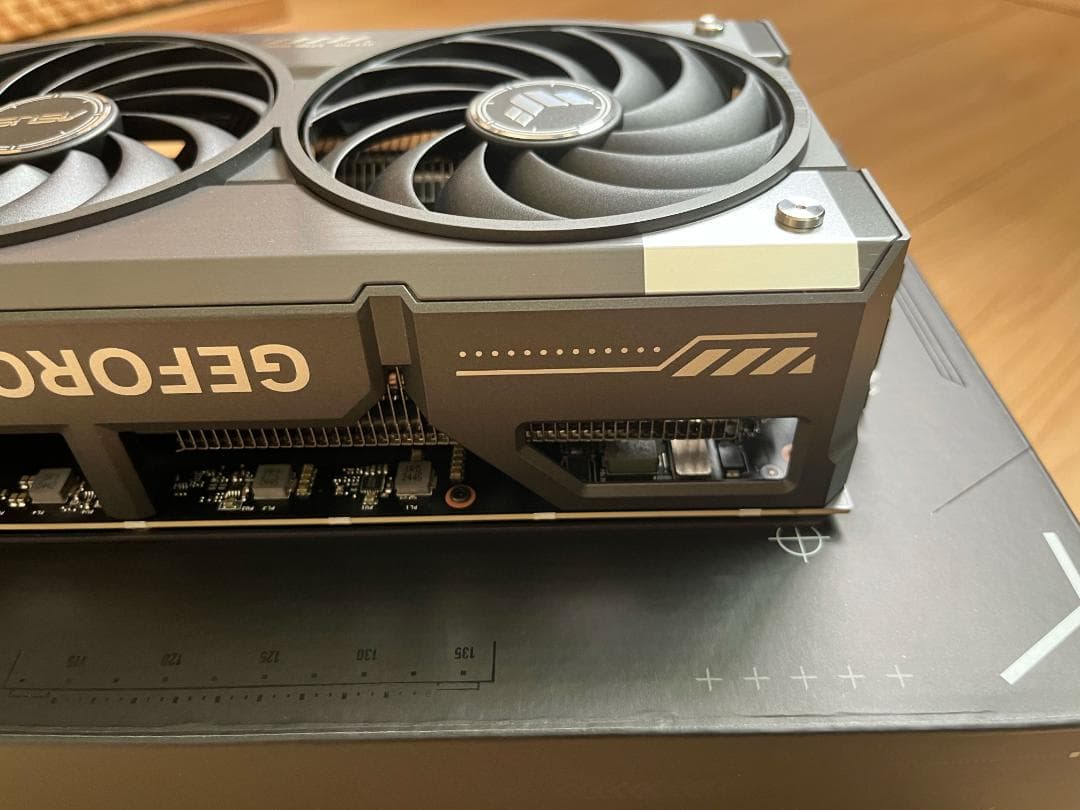 グラフィックボード・グラボ・ビデオカード ASUS TUF Gaming GeForce RTX 5070 Ti OC