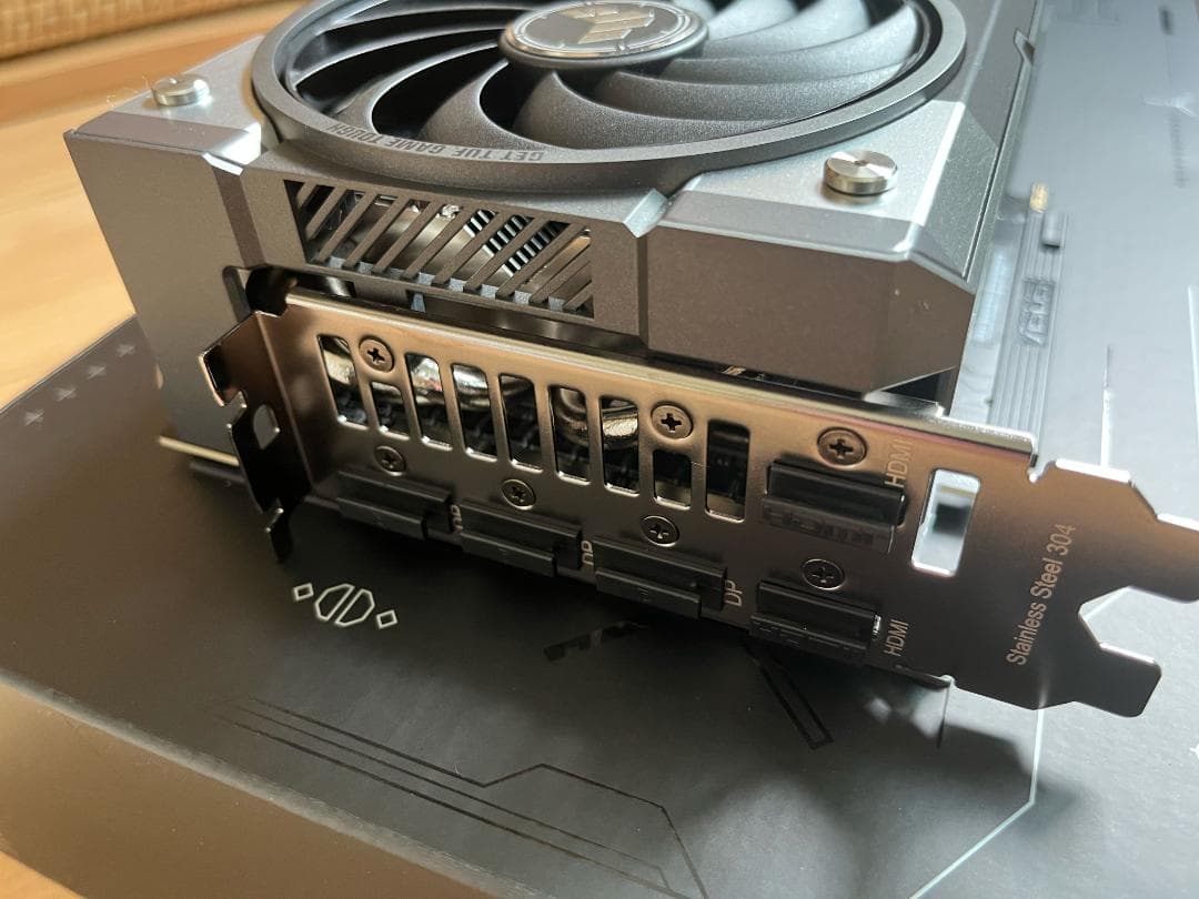 グラフィックボード・グラボ・ビデオカード ASUS TUF Gaming GeForce RTX 5070 Ti OC