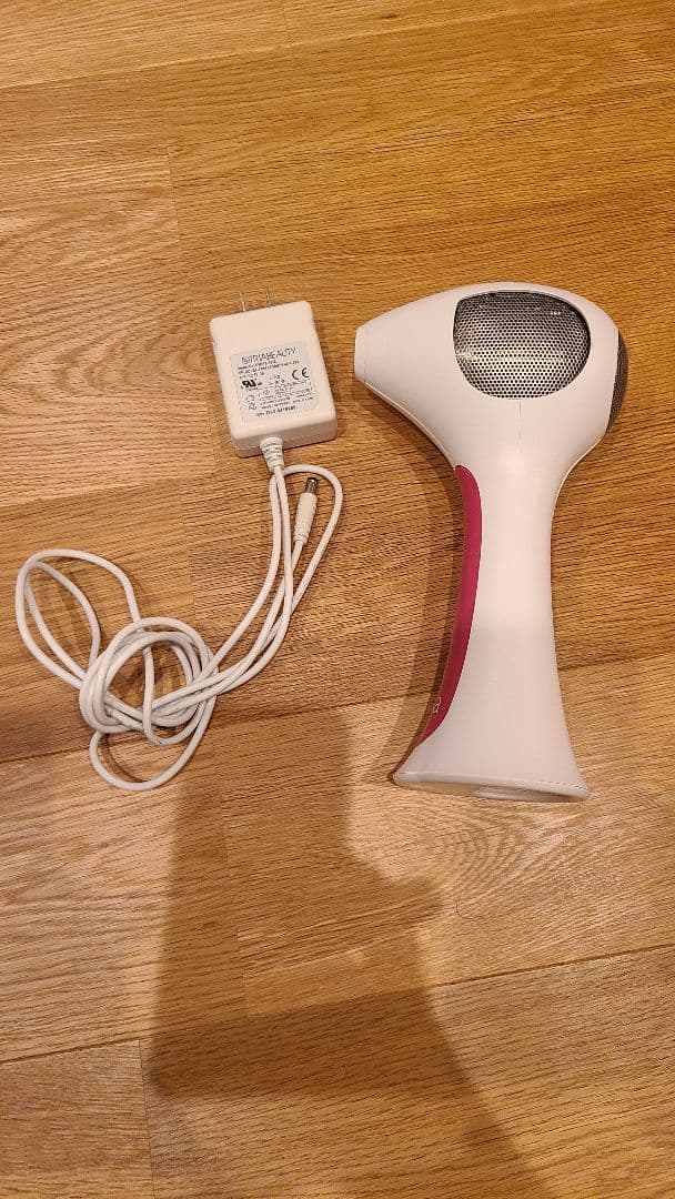 Tria Beauty LHR 4.0 脱毛器 充電器付き　ジャンク