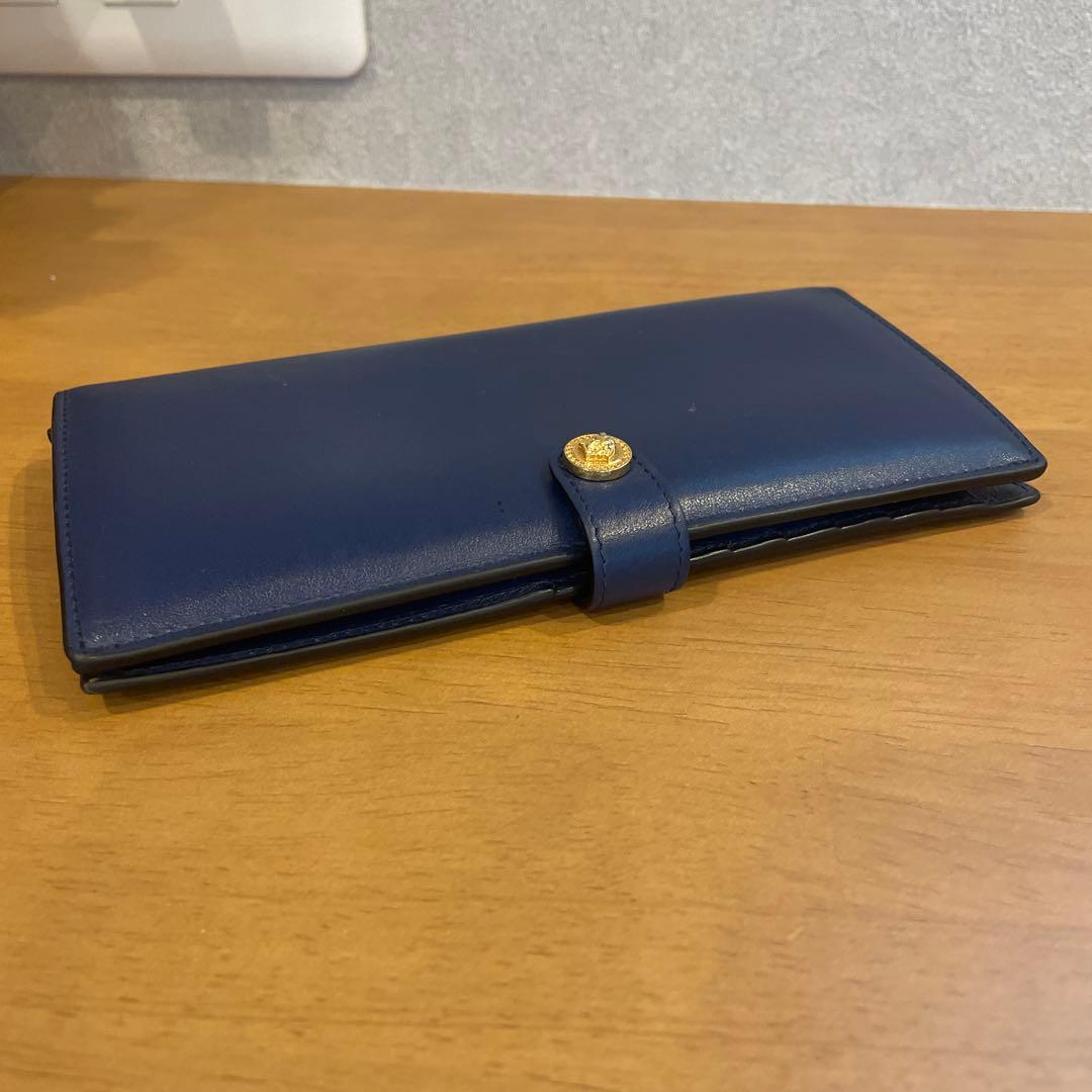 ☆箱付き！ヴェルサーチ⭐︎ネイビー 長財布 金色ロゴボタン付き⭐︎