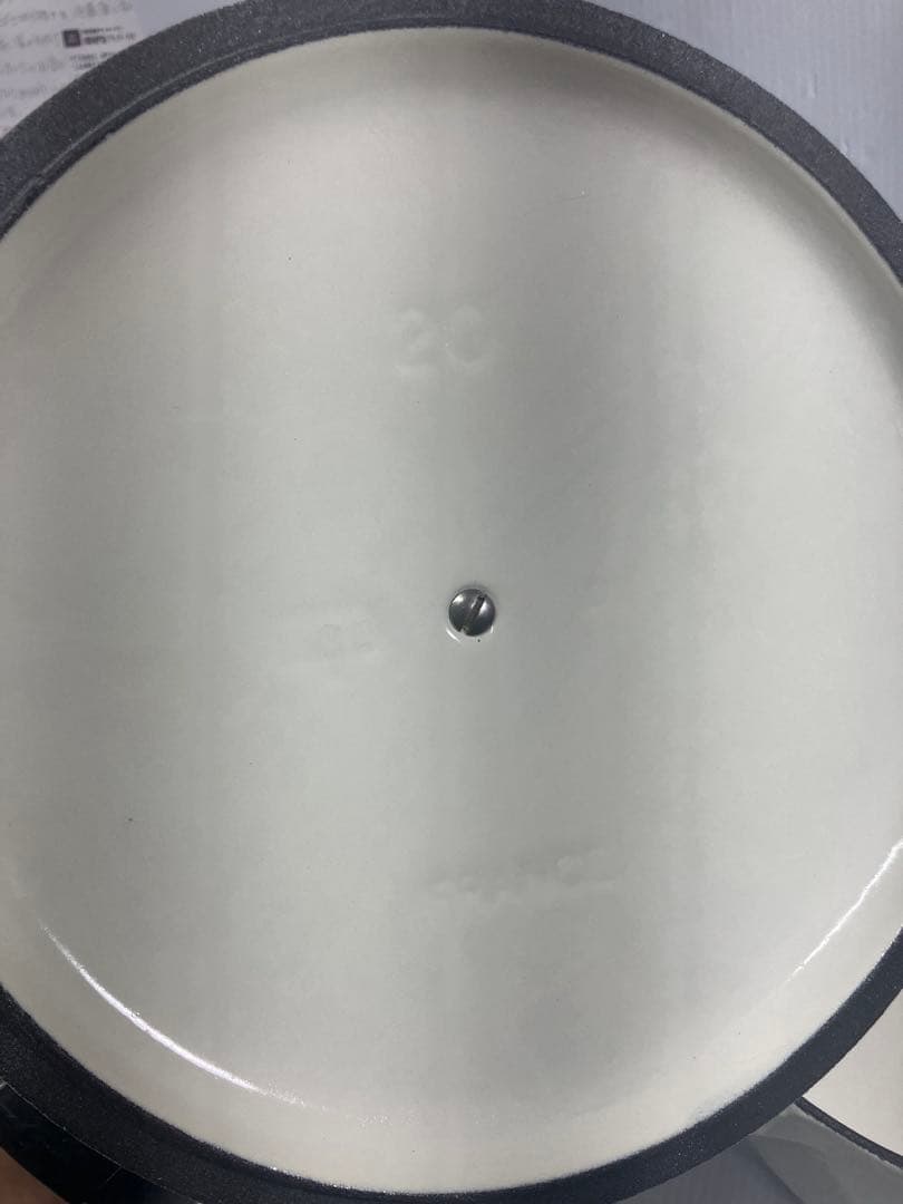 【未使用保管品】ル・クルーゼ ココット・ロンド 20cm ホワイト