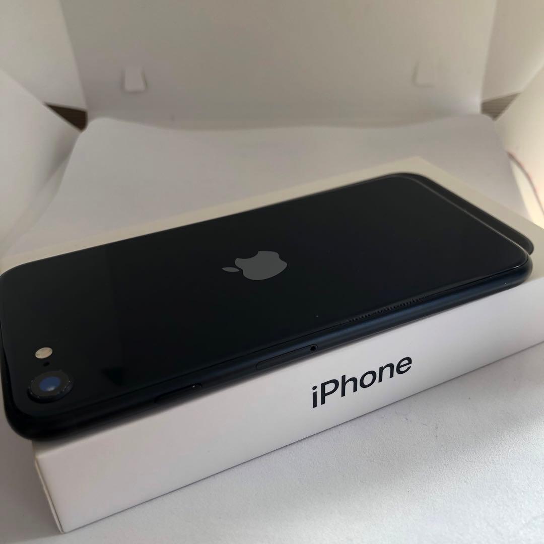 【美品】iPhone SE3 64GB SIMフリー 【即発送】 【付属品】