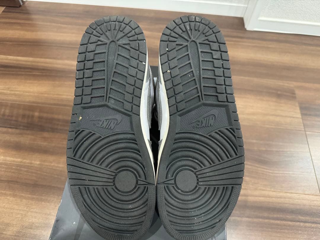 靴 Air Jordan1 Retro High OG Smoke Grey