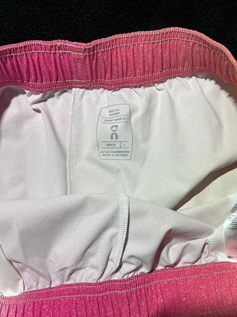 On グラデーションショートパンツ