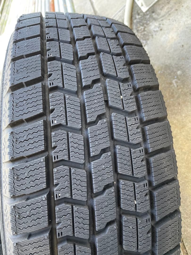 185/65R15 スタッドレスタイヤ4本セット！ ワンシーズン使用のみ！