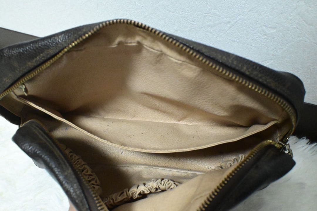 【美品・希少】ルイヴィトン・ポーチ・モノグラム・トゥルーストワレット23