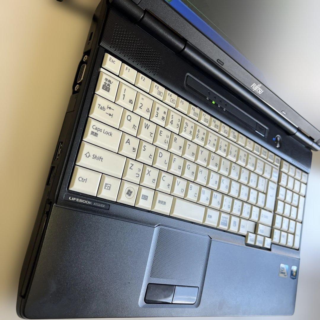 ☆訳あり格安美品☆Windows XP☆10キー付15.6インチ大画面ノートPC