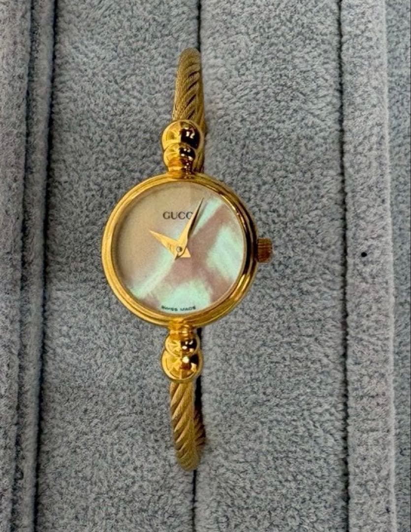 GUCCI 2700.2L バングルウォッチ QZ シェル文字盤 電池切れ不動