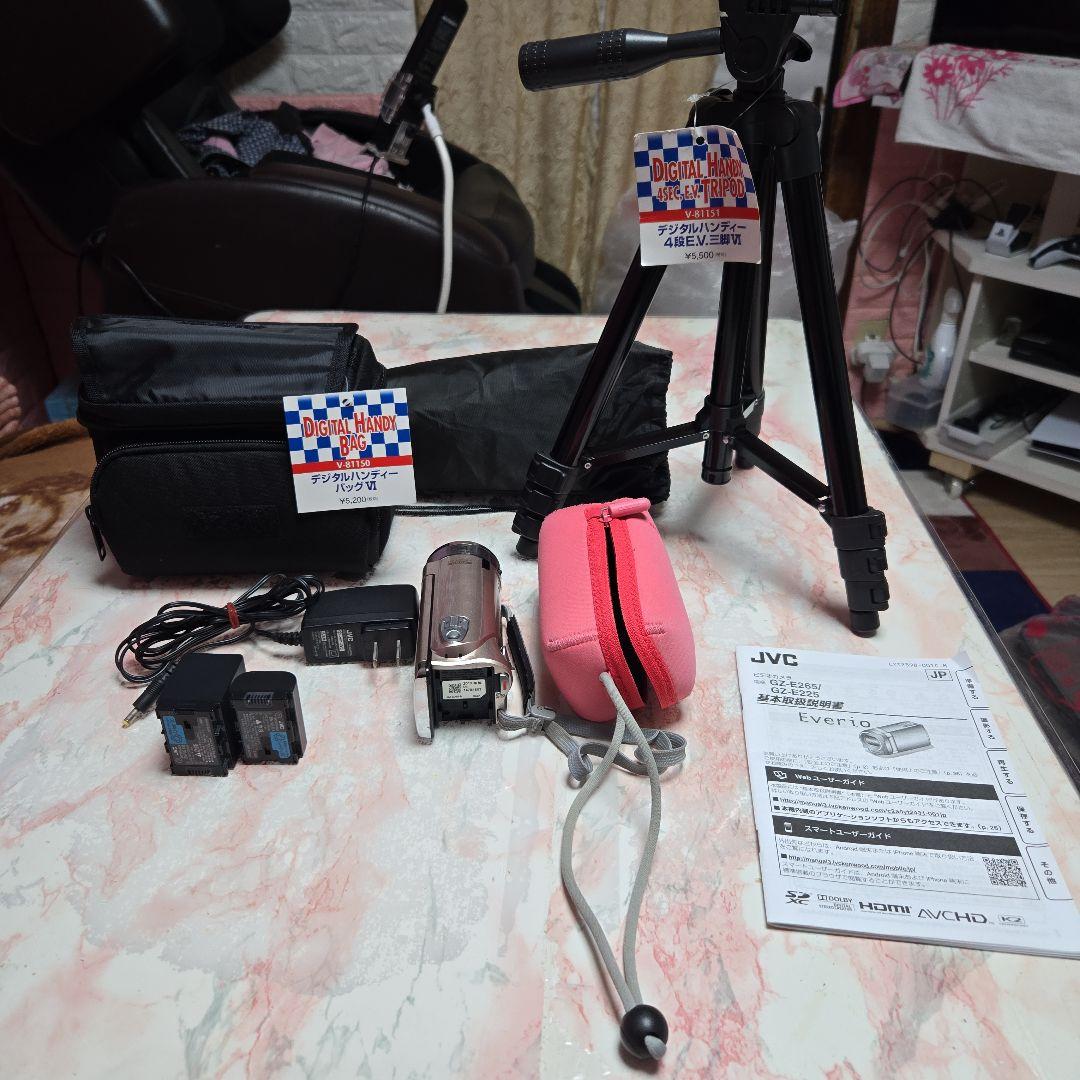 ビデオカメラEveio GZーE265NとデジタルファミリーキットVI