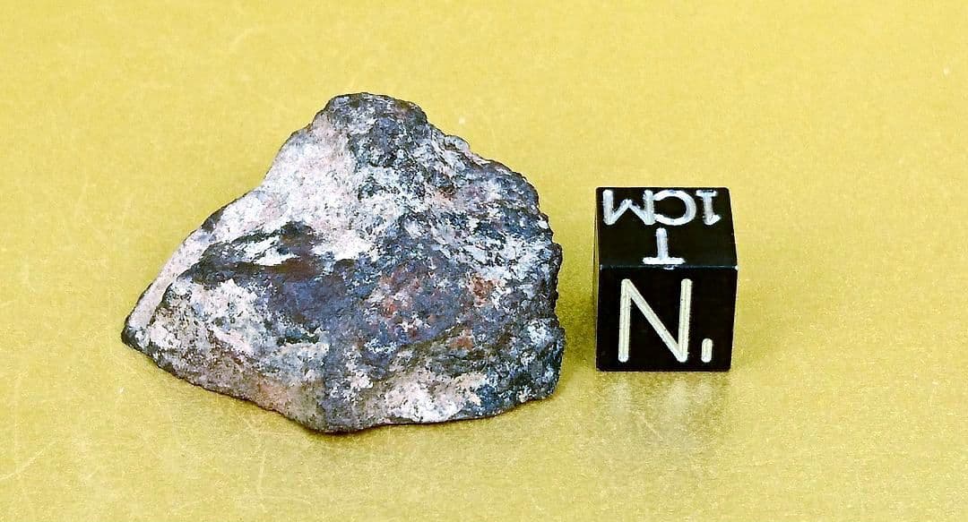 45.5億年前の特殊鉱物を含む超希少EL隕石14.9ｇ