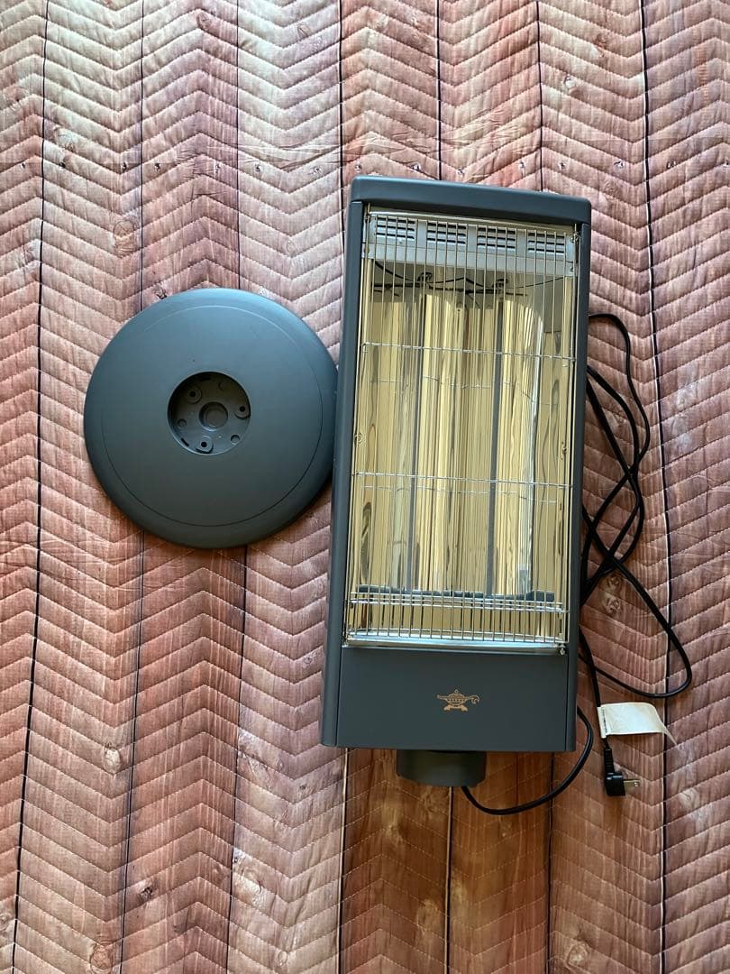 2024年製　アラジン　遠赤グラファイトヒーター