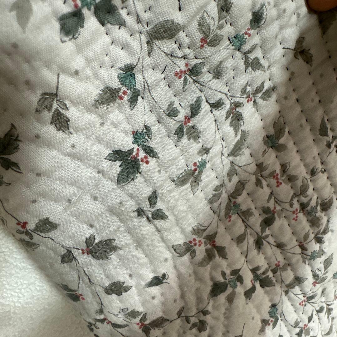 ハンドメイドパッチワークキルトのブルーのタペストリー