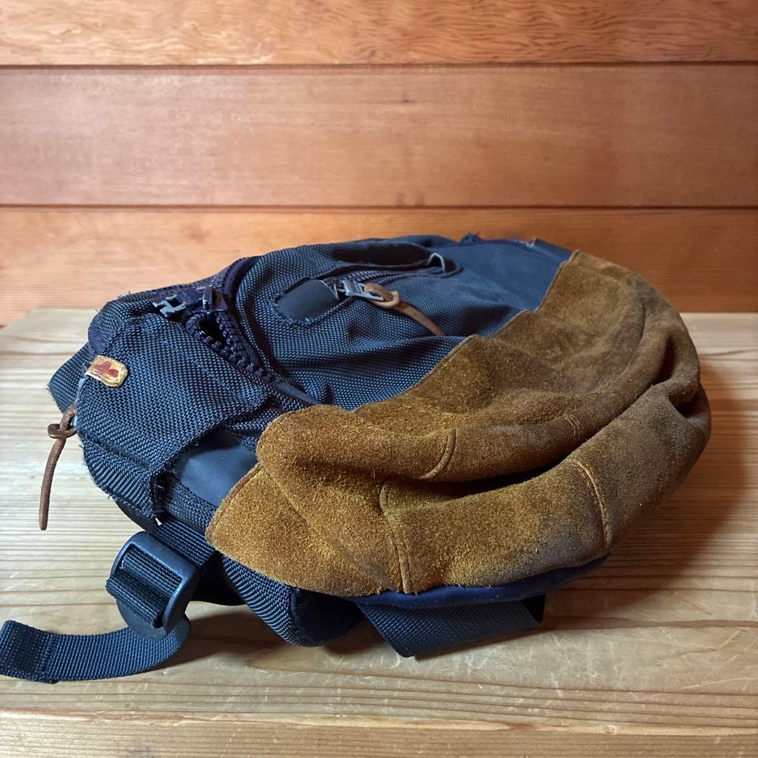 visvim ボディバッグ・ウエストポーチ ネイビー×ブラウンのスエード