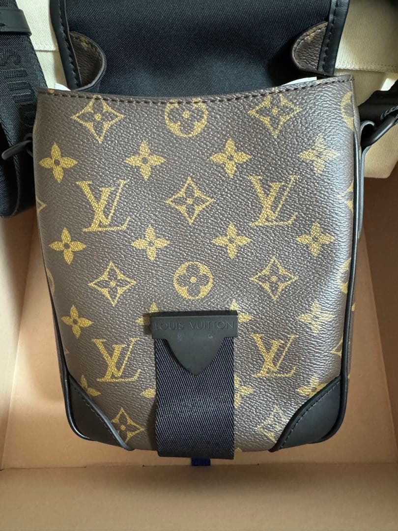 louis vuitton アーチー・メッセンジャー M46442