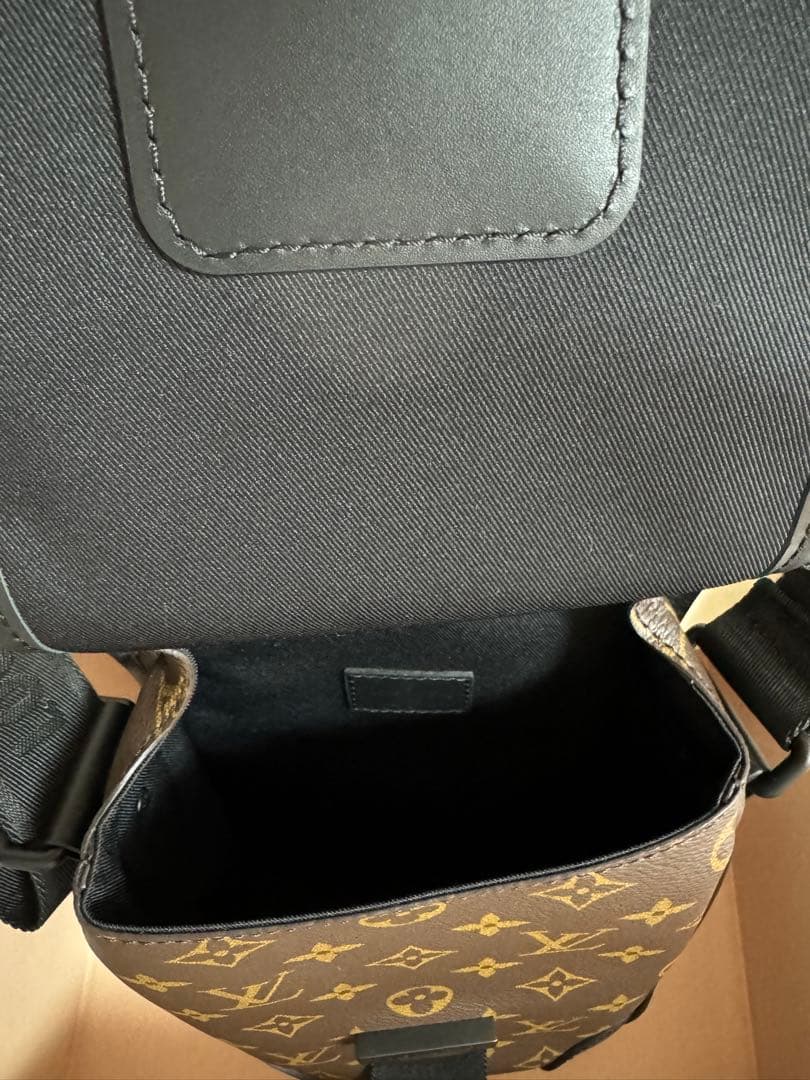 louis vuitton アーチー・メッセンジャー M46442